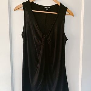 Tank with twist detail